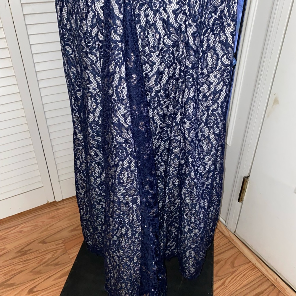Dress - Picture 7 of 12